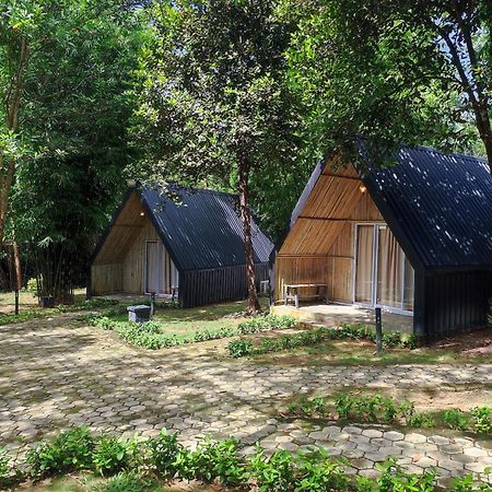 "D'Bamboo Kamp" Desa Wisata Ekang Lagoi Εξωτερικό φωτογραφία